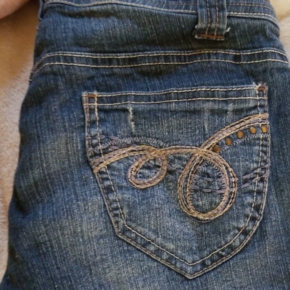 Shorts - Picture 2 of 4
